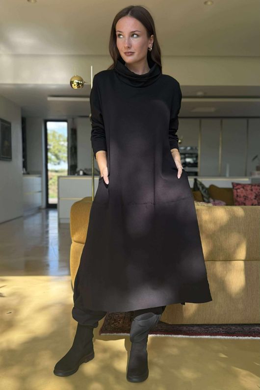 Scuba Stretch Funnel Neck Cocoon Dress Black /21=